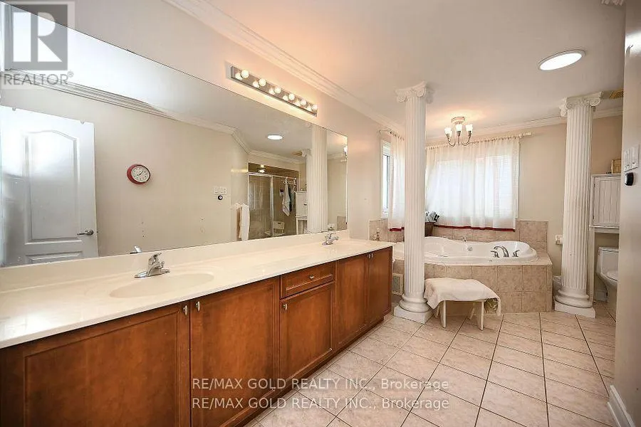 42 LOUVAIN DRIVE