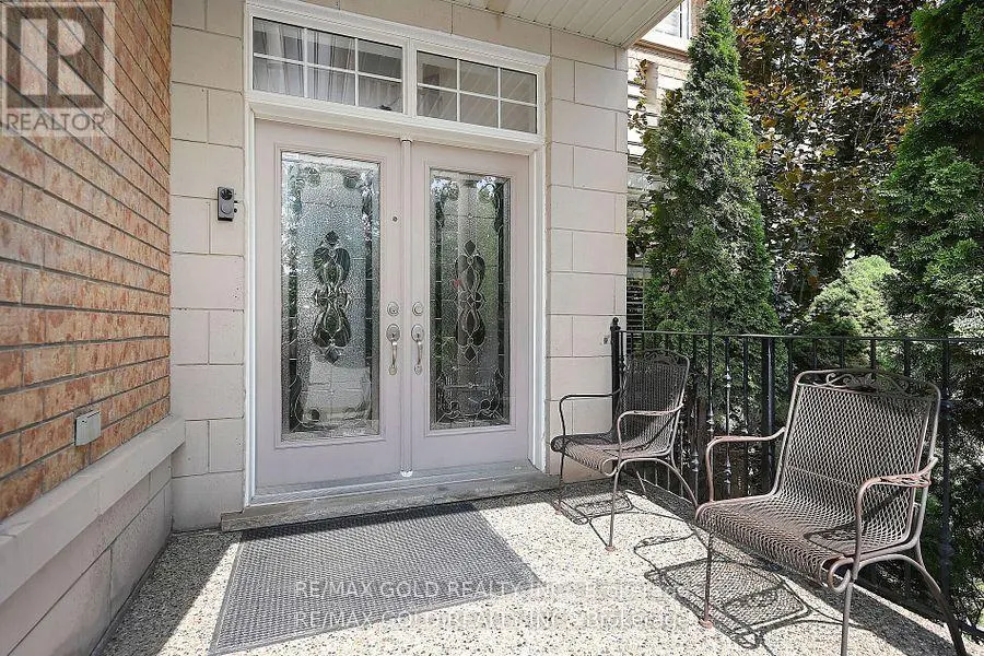 42 LOUVAIN DRIVE