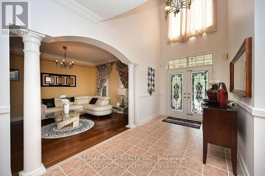 42 LOUVAIN DRIVE
