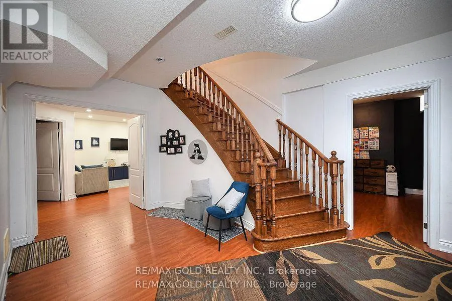42 LOUVAIN DRIVE