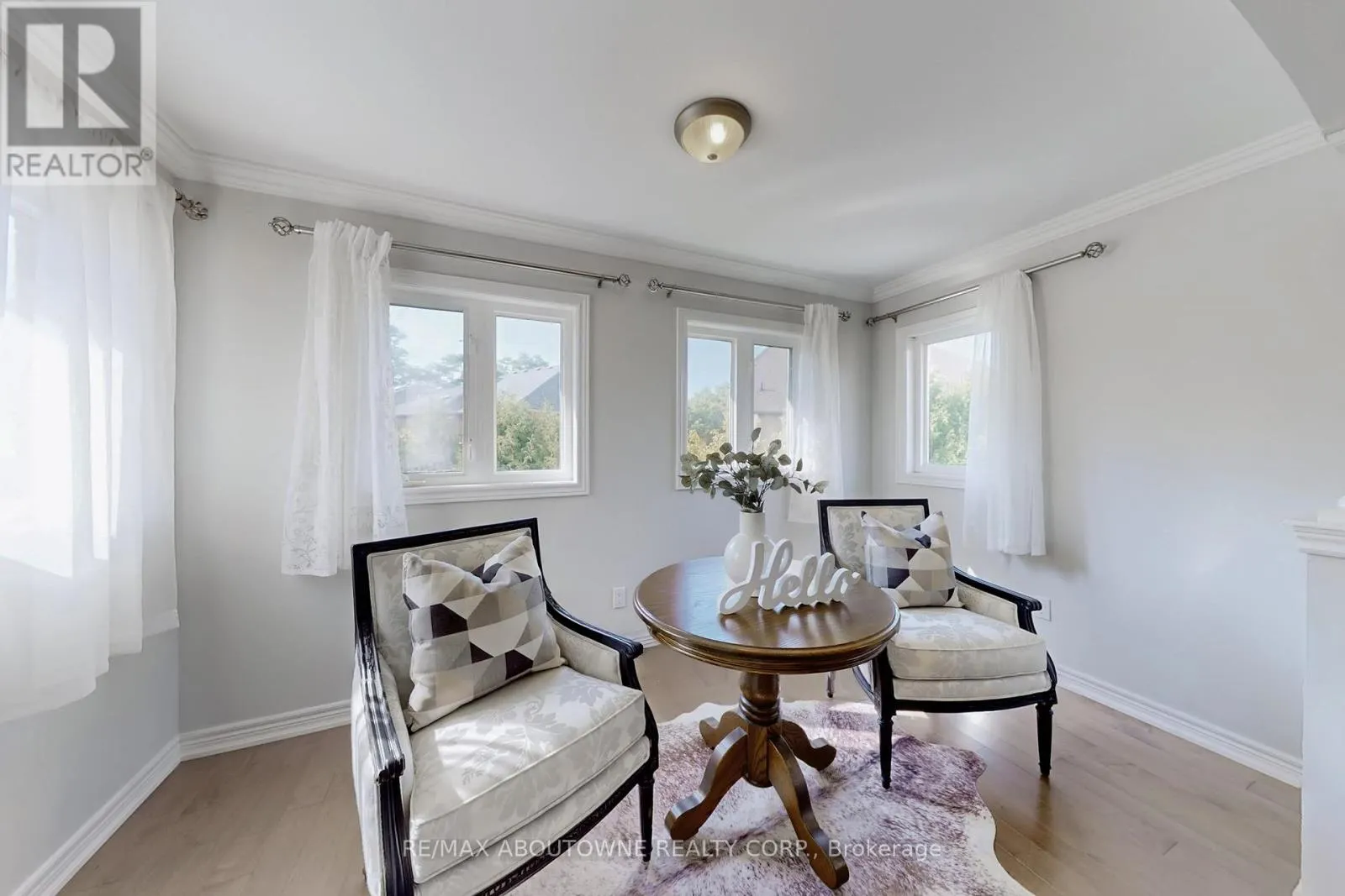 3374 FOX RUN CIRCLE
