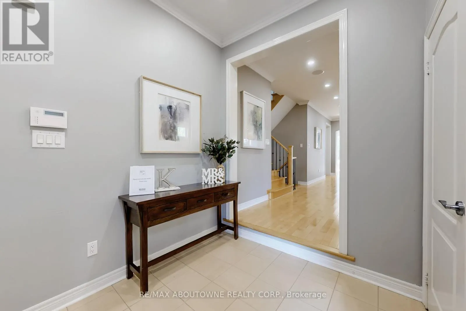 3374 FOX RUN CIRCLE