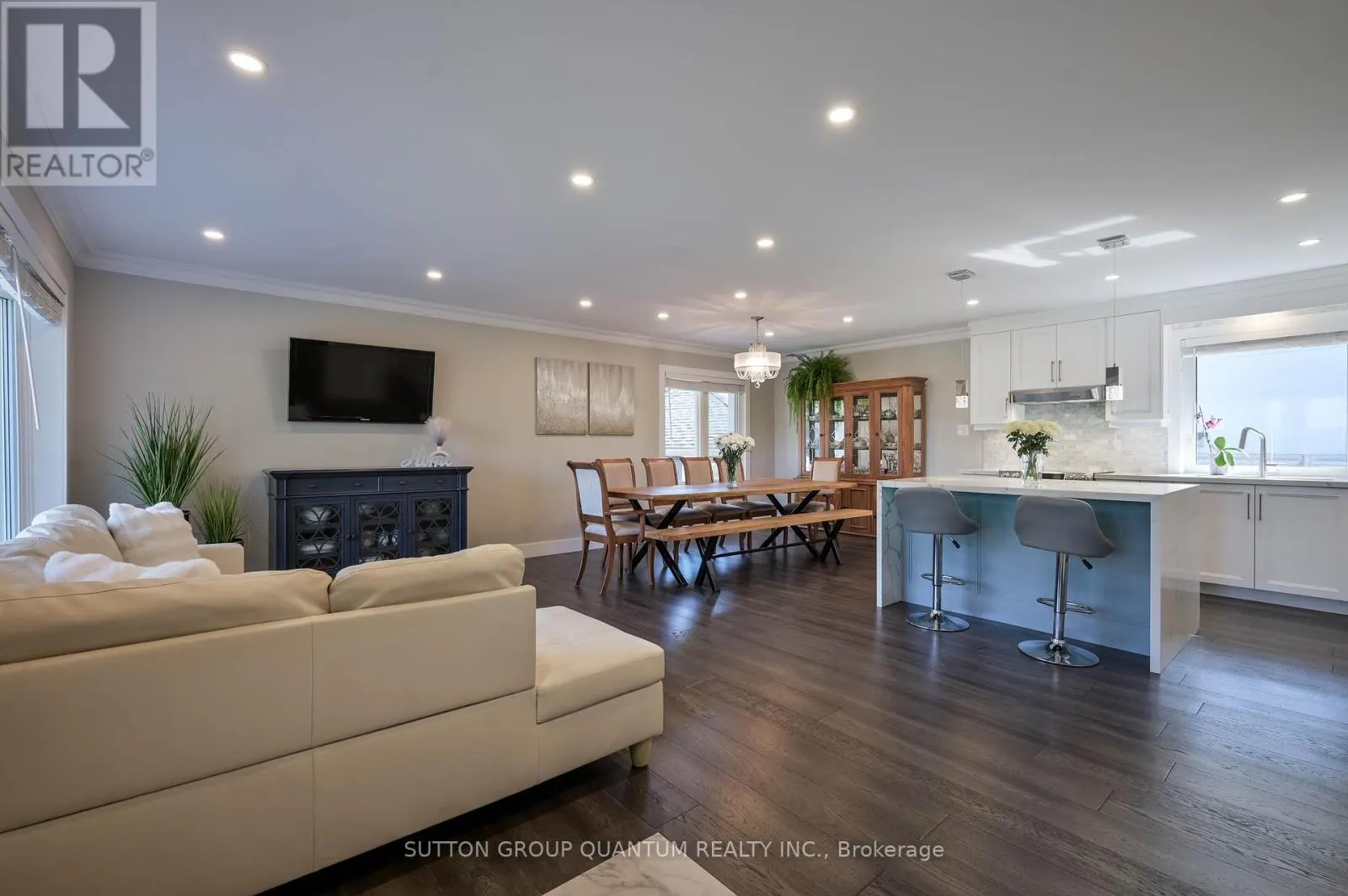390 WENDALL PLACE