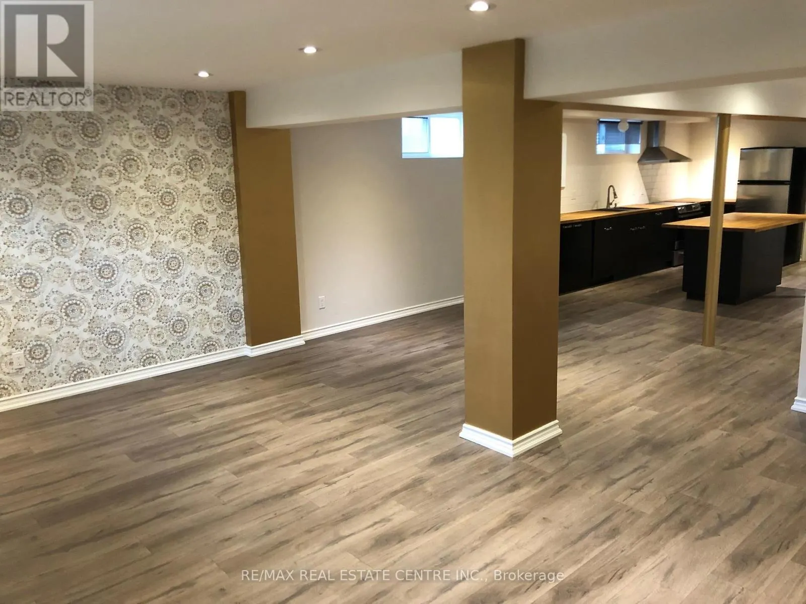 378 LAKESHORE ROAD W