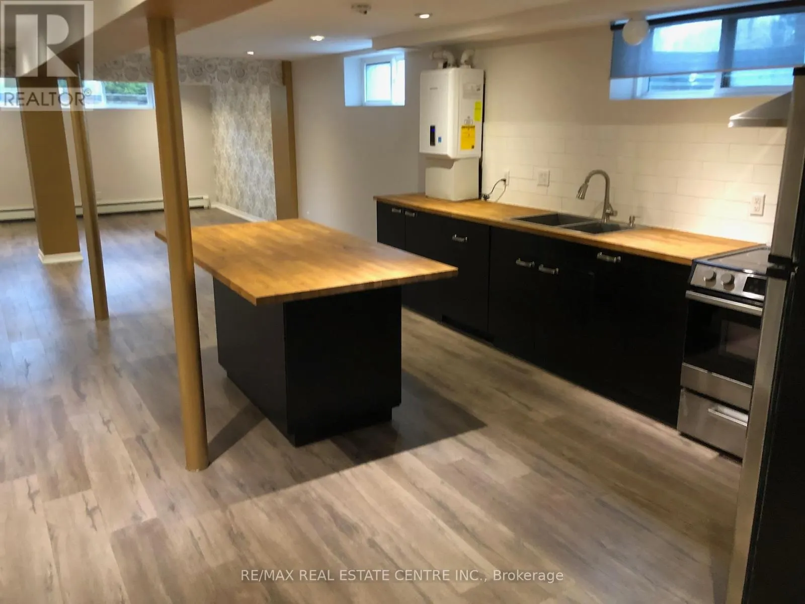 378 LAKESHORE ROAD W