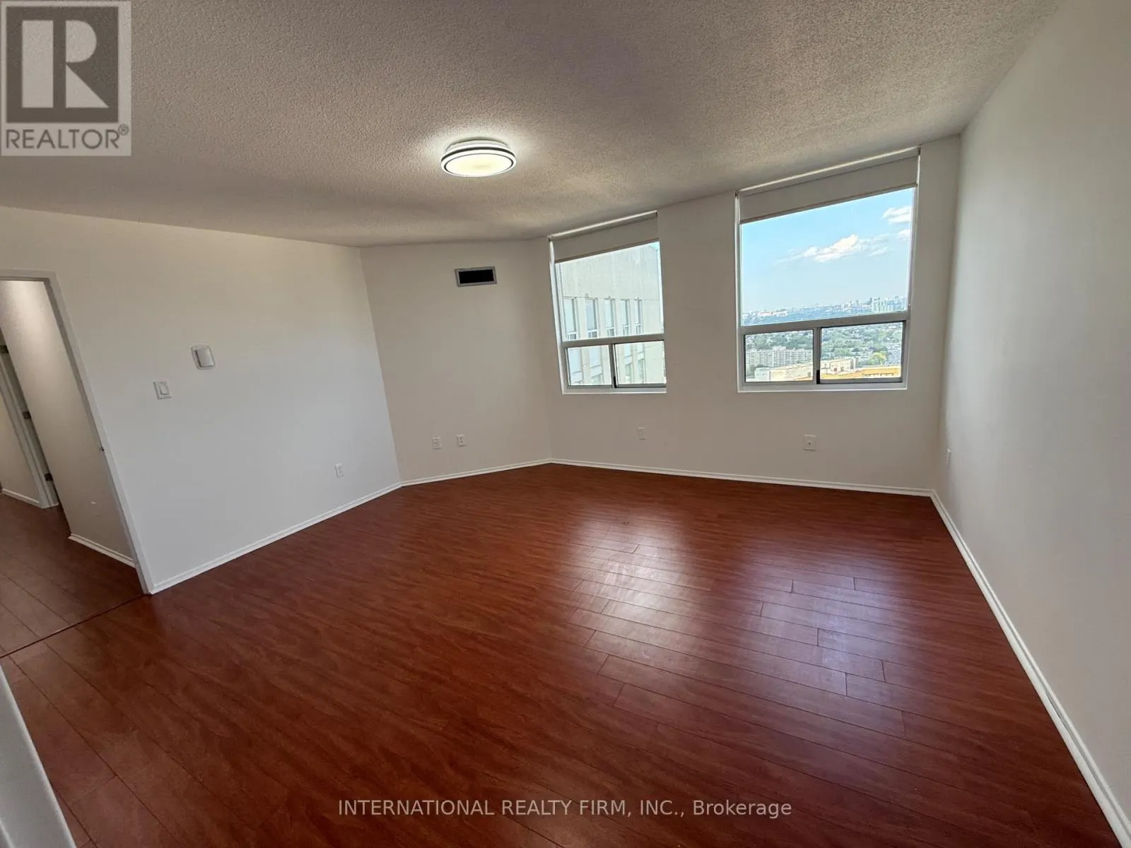 PH02 - 3650 KANEFF CRESCENT