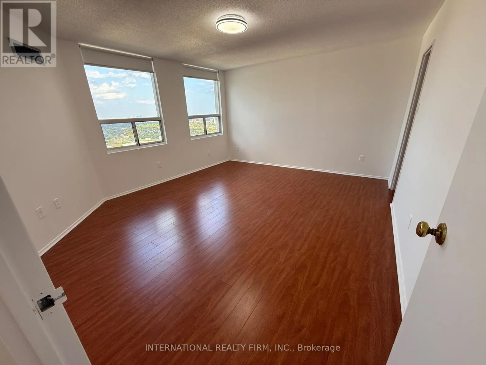 PH02 - 3650 KANEFF CRESCENT
