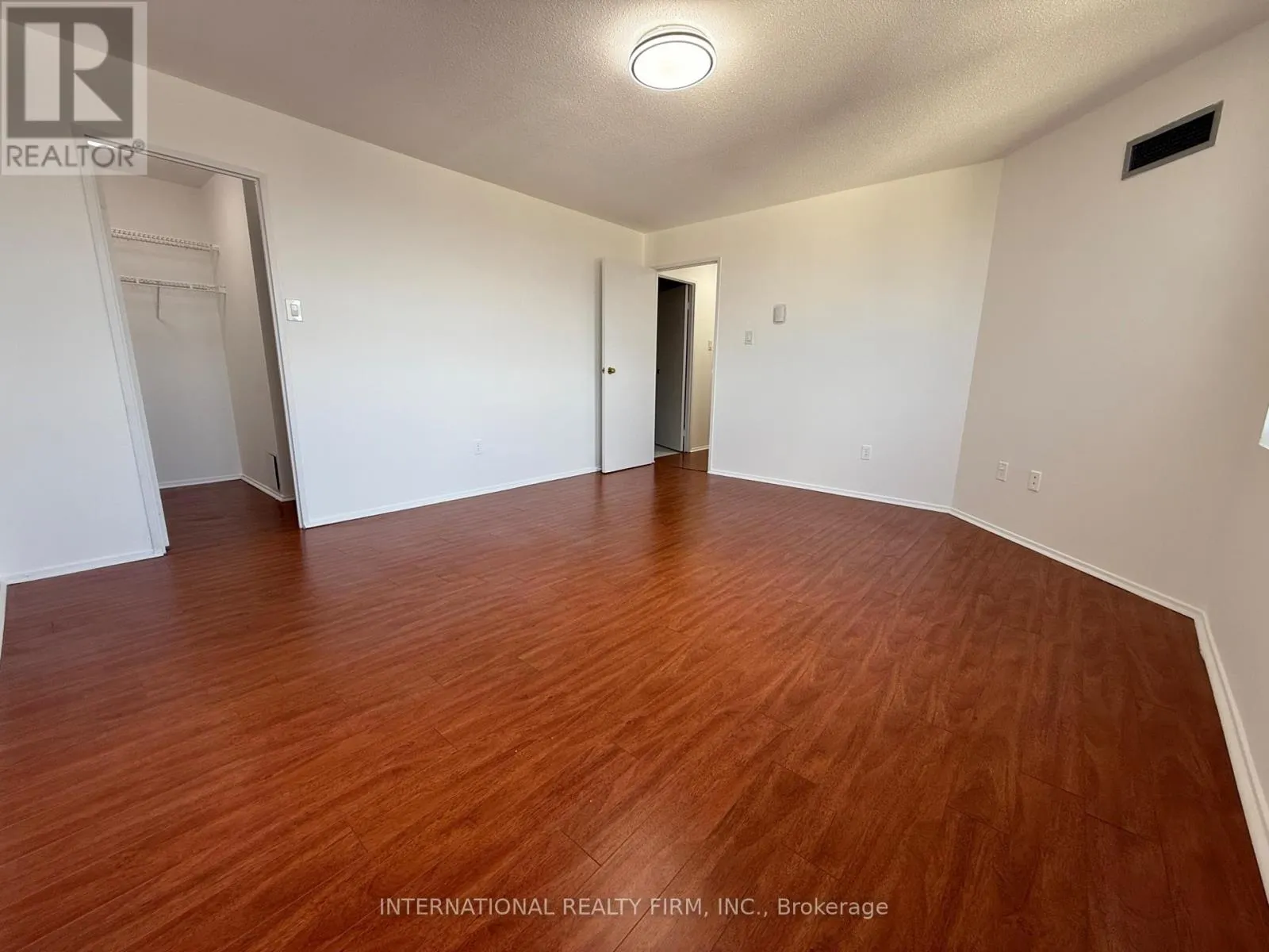 PH02 - 3650 KANEFF CRESCENT