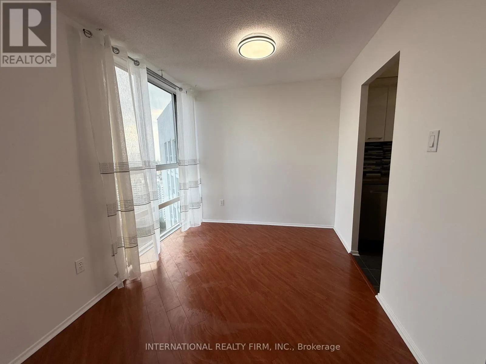 PH02 - 3650 KANEFF CRESCENT