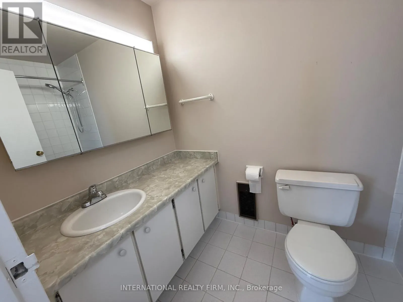 PH02 - 3650 KANEFF CRESCENT
