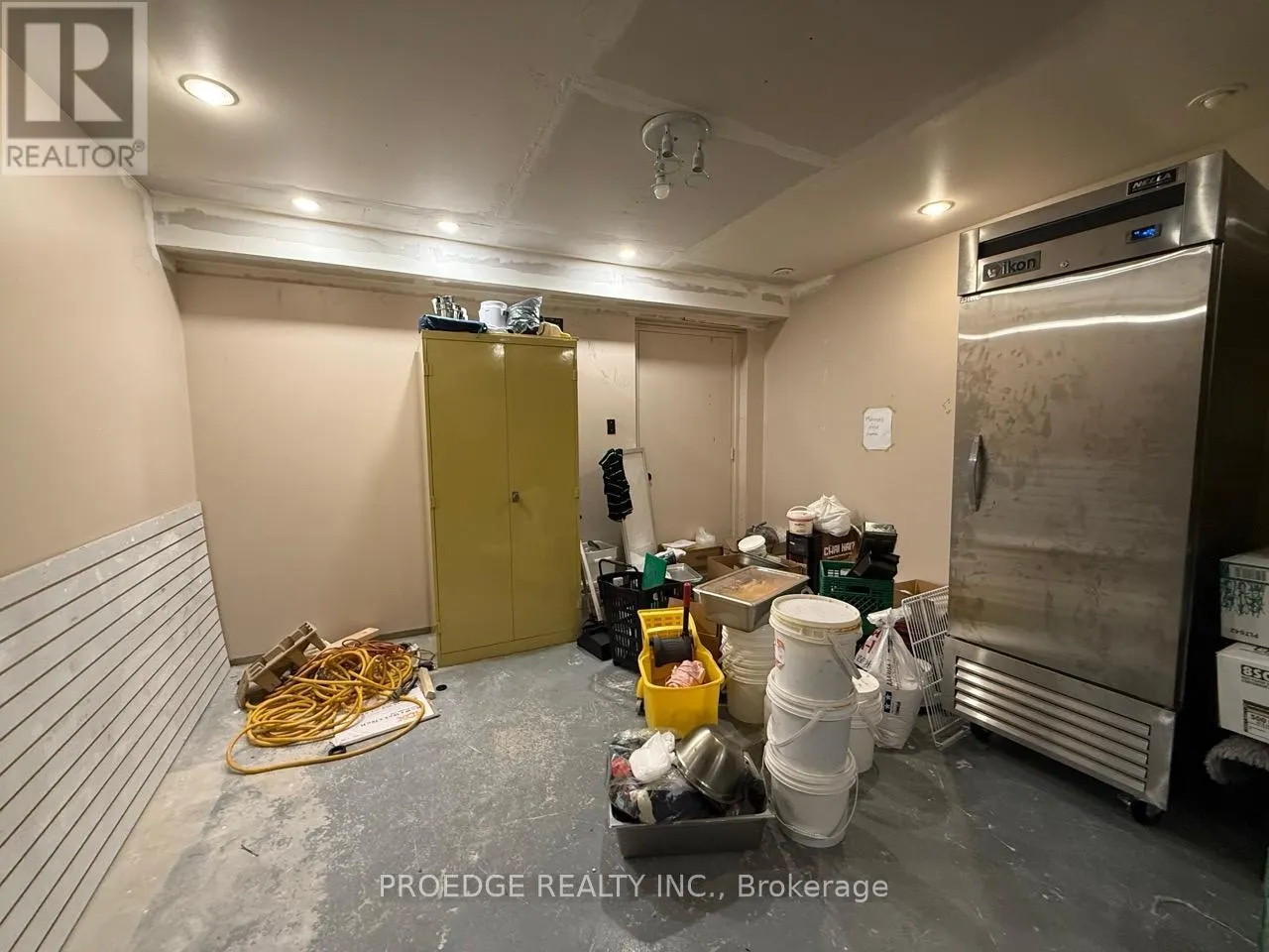 UNIT 5 - 27 MAIN STREET N