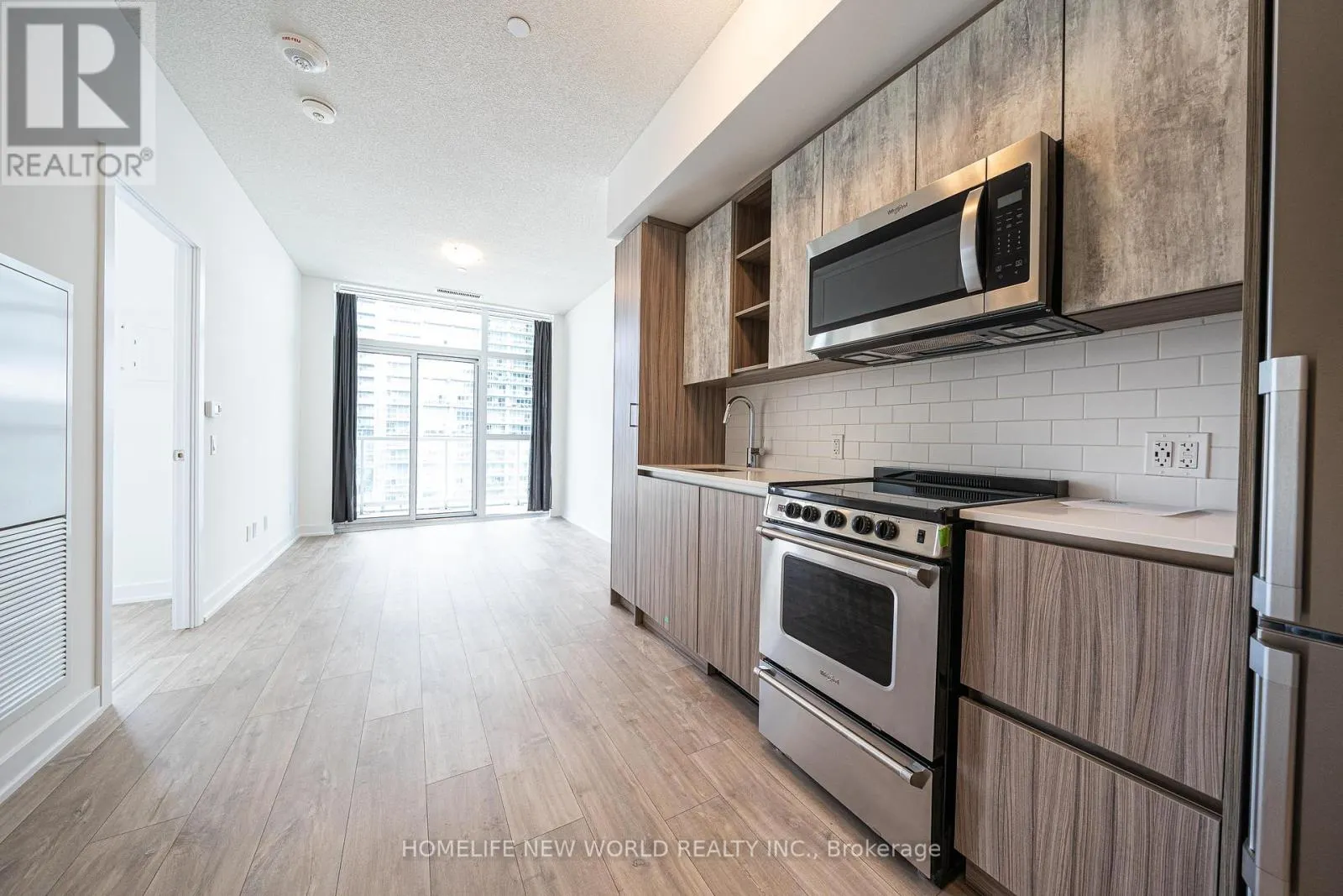 828 - 251 MANITOBA STREET