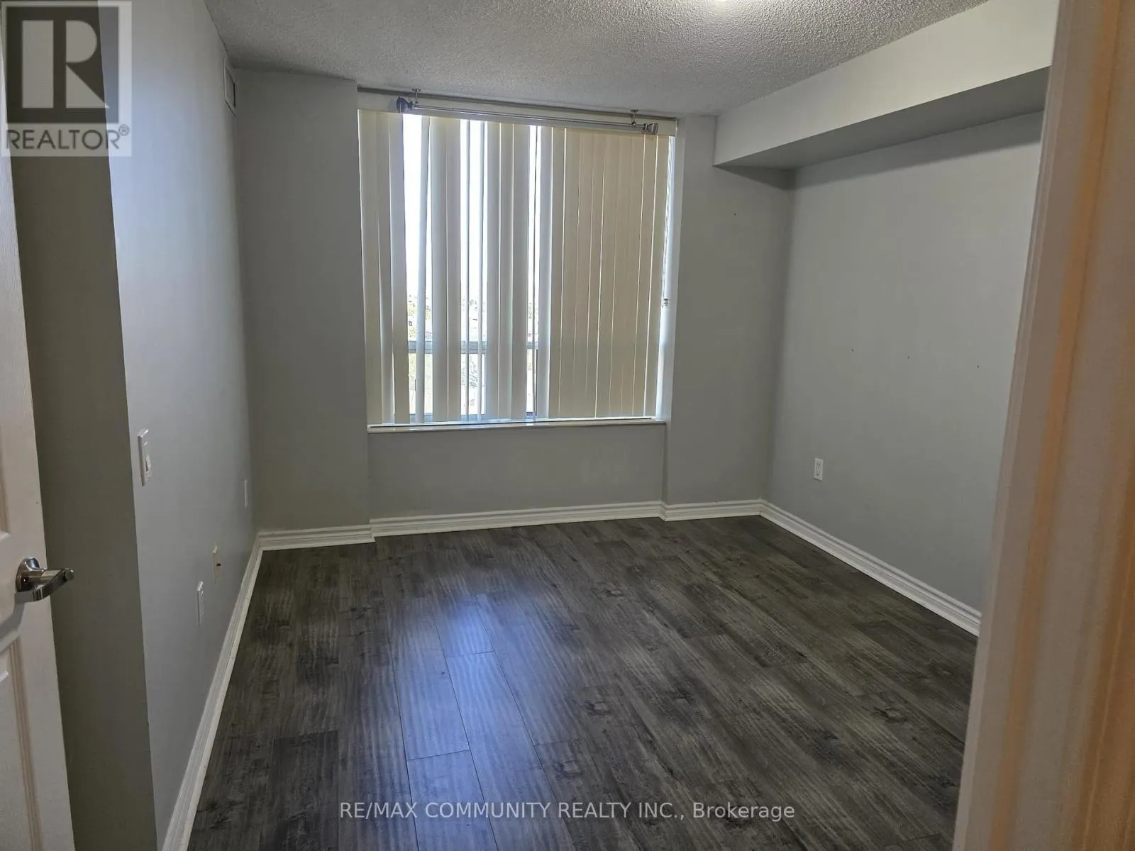 1015 - 55 STRATHAVEN DRIVE