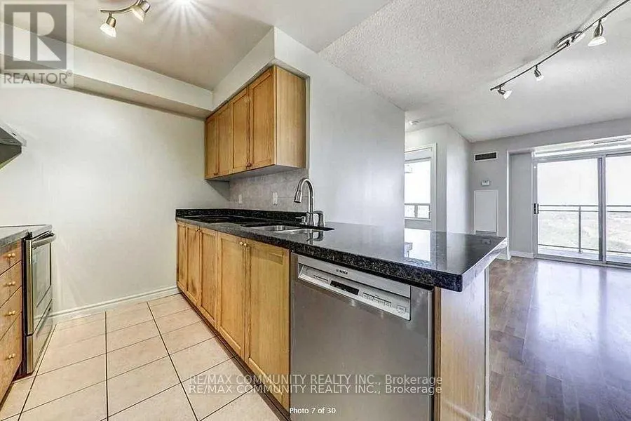 1015 - 55 STRATHAVEN DRIVE