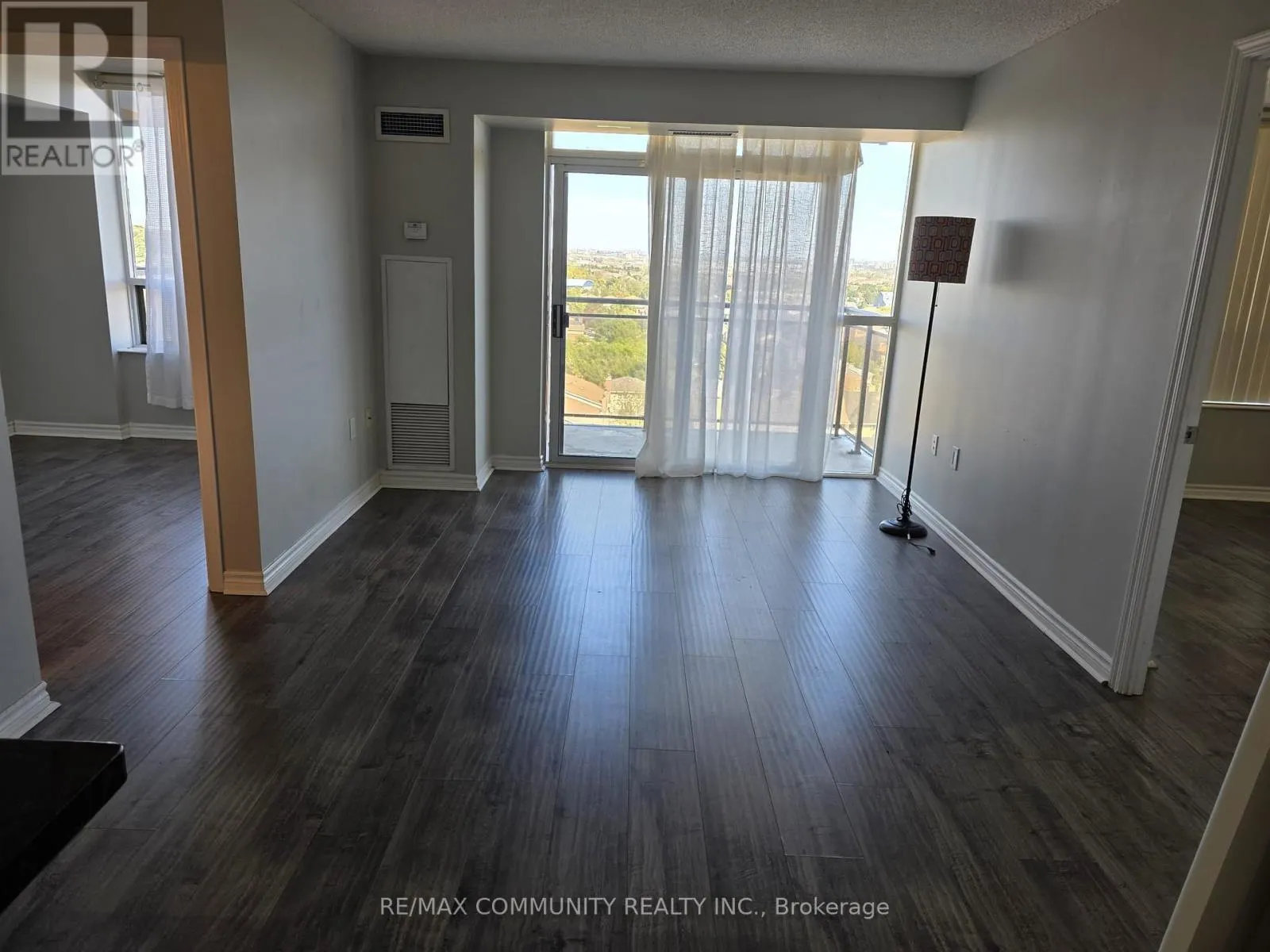 1015 - 55 STRATHAVEN DRIVE