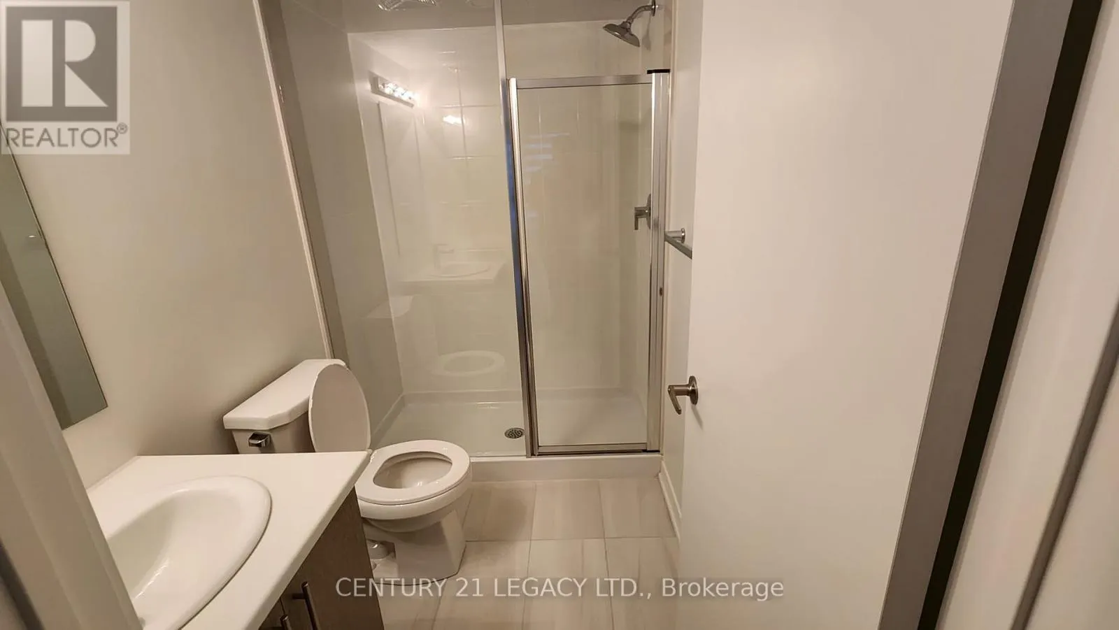 11 - 3415 RIDGEWAY DRIVE