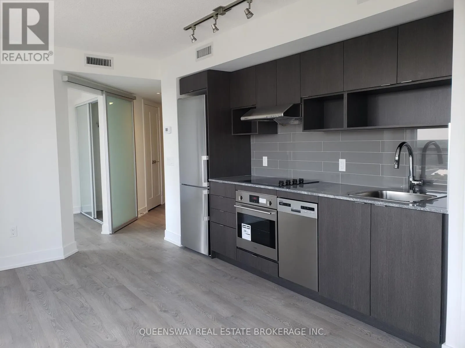 UNIT #1504 - 7 MABELLE AVENUE