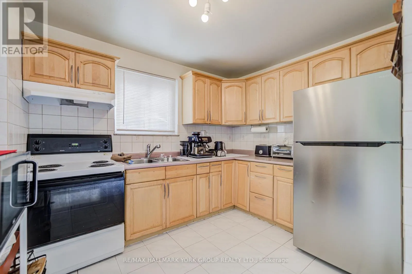 9 BUR OAK WAY