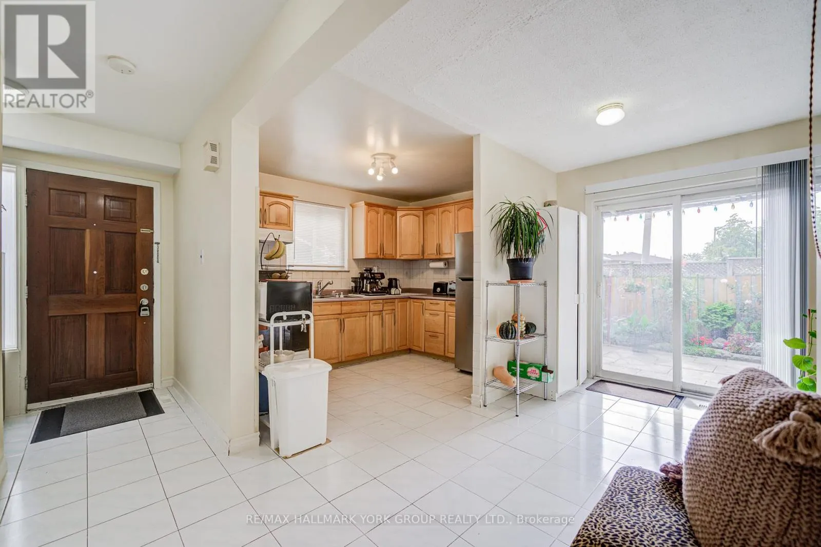 9 BUR OAK WAY