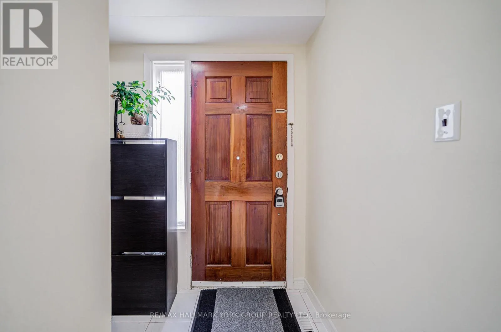 9 BUR OAK WAY