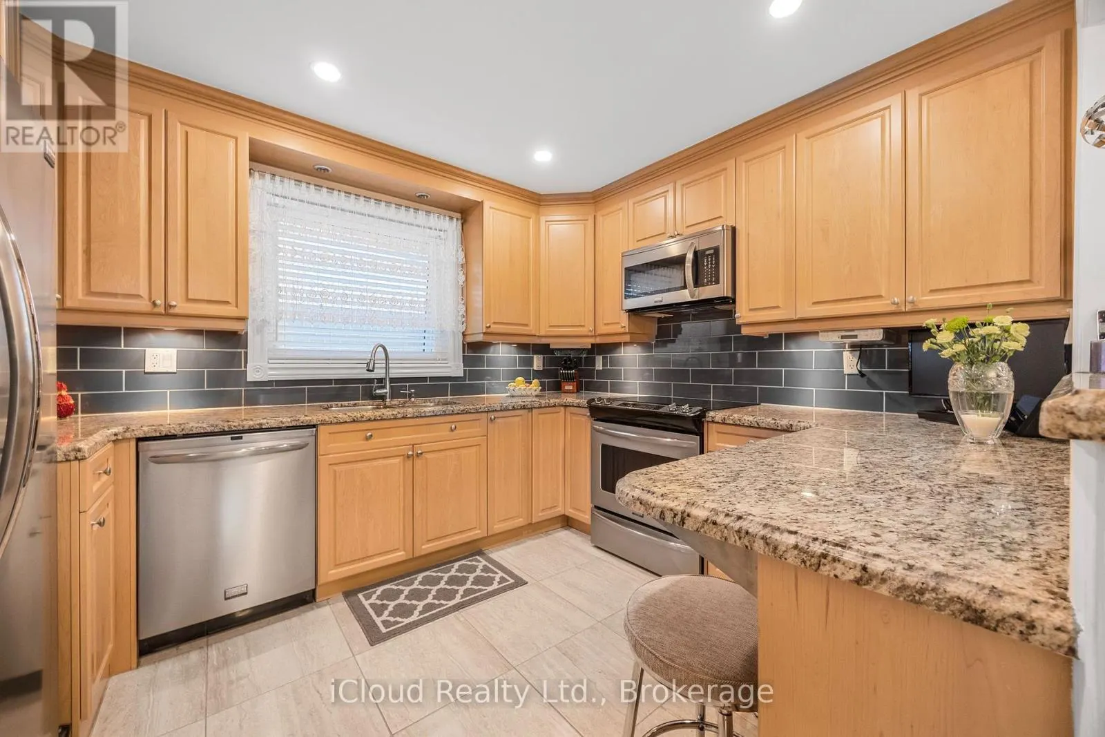 52 KIMBARK DRIVE N