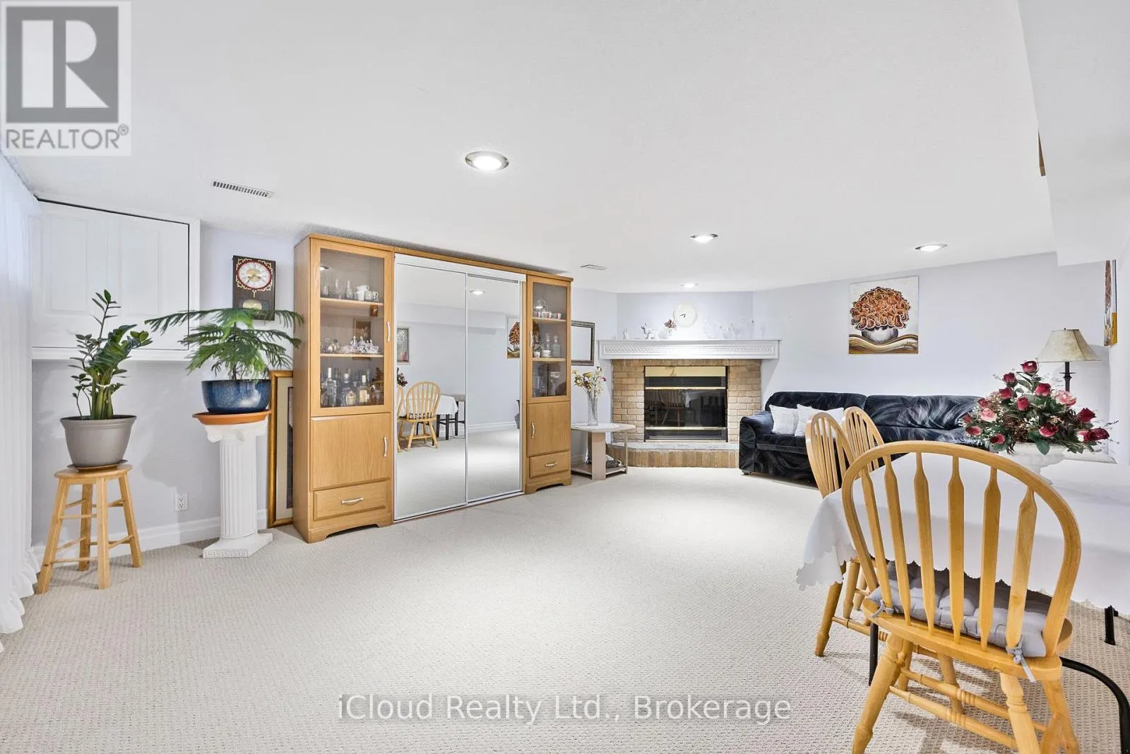 52 KIMBARK DRIVE N