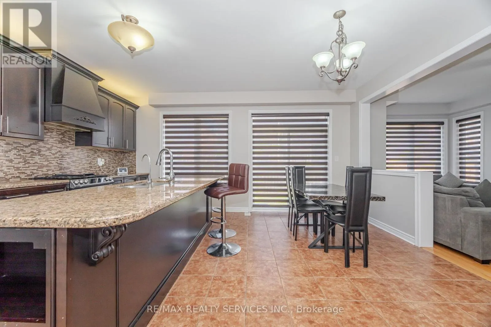 232 SUSSEXVALE DRIVE