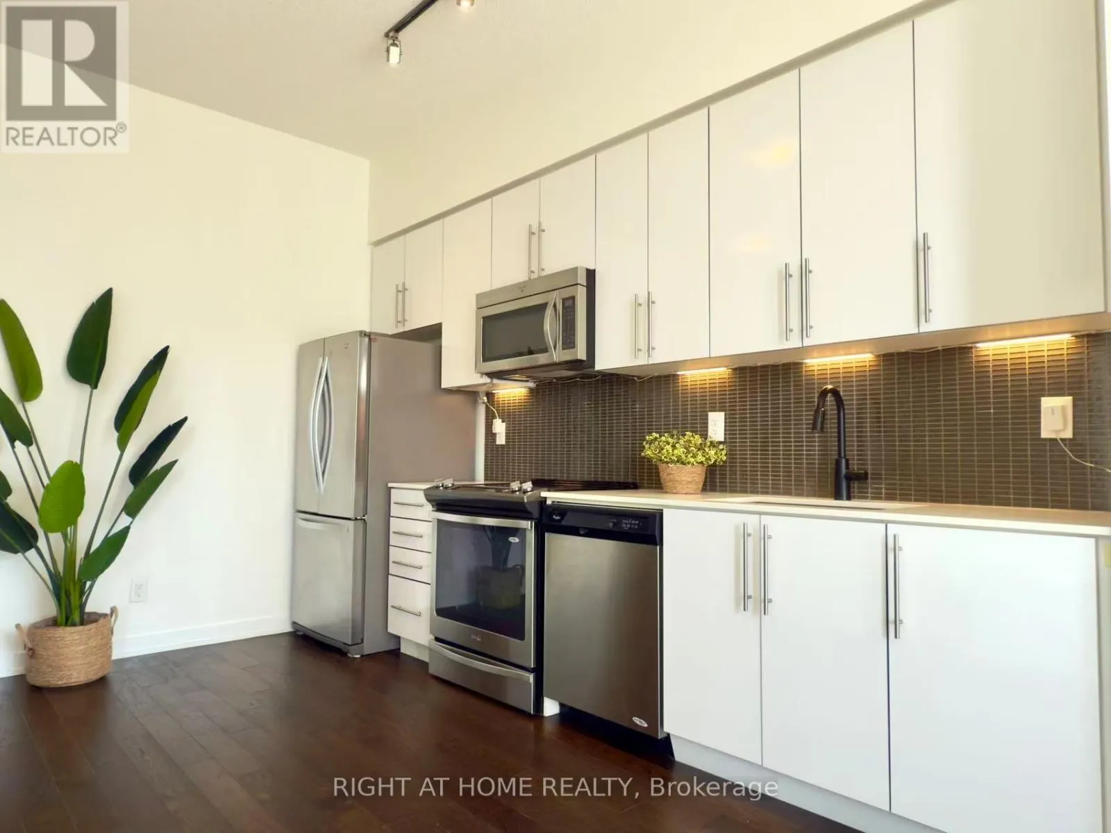407 - 4011 BRICKSTONE MEWS