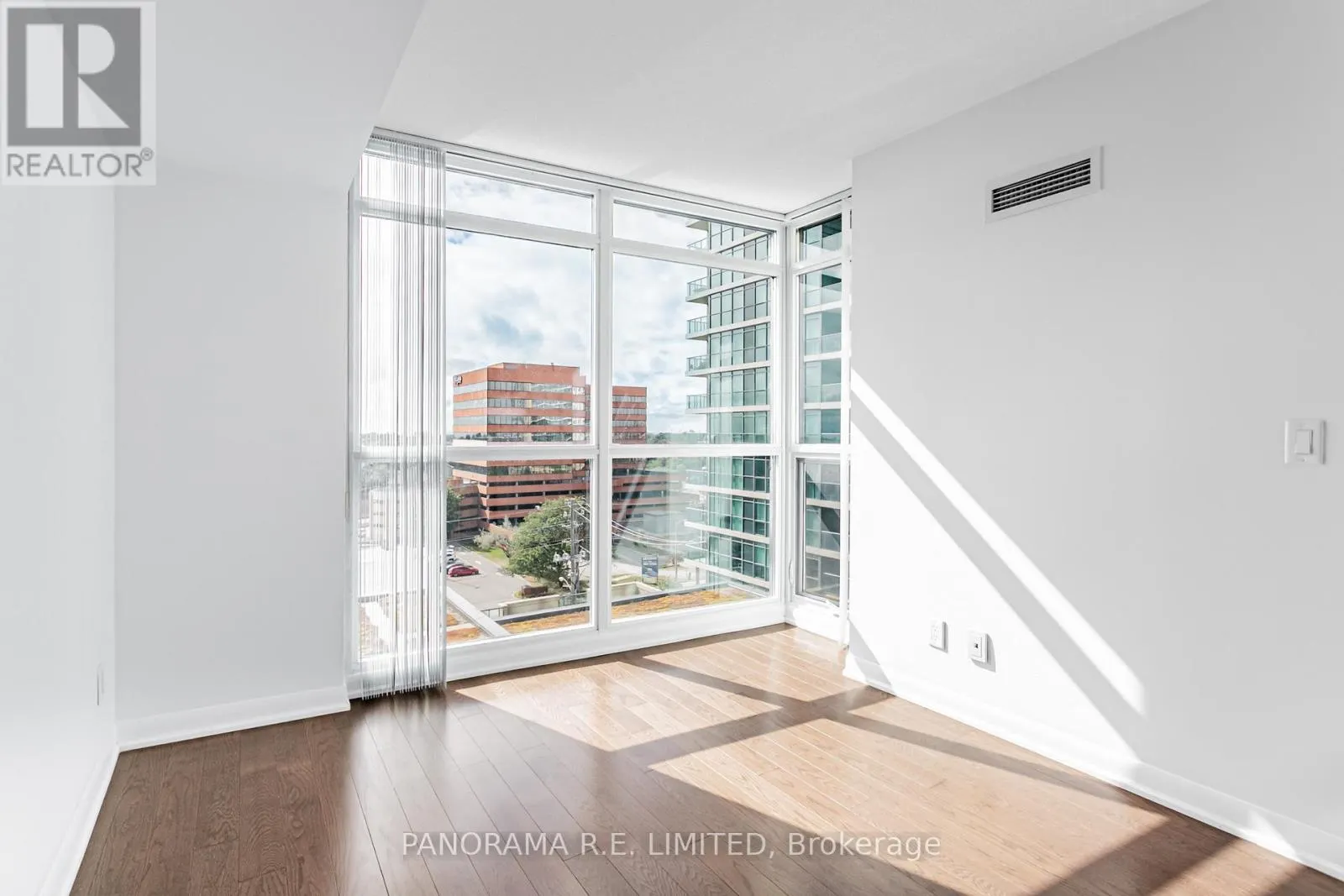 810 - 205 SHERWAY GARDENS ROAD
