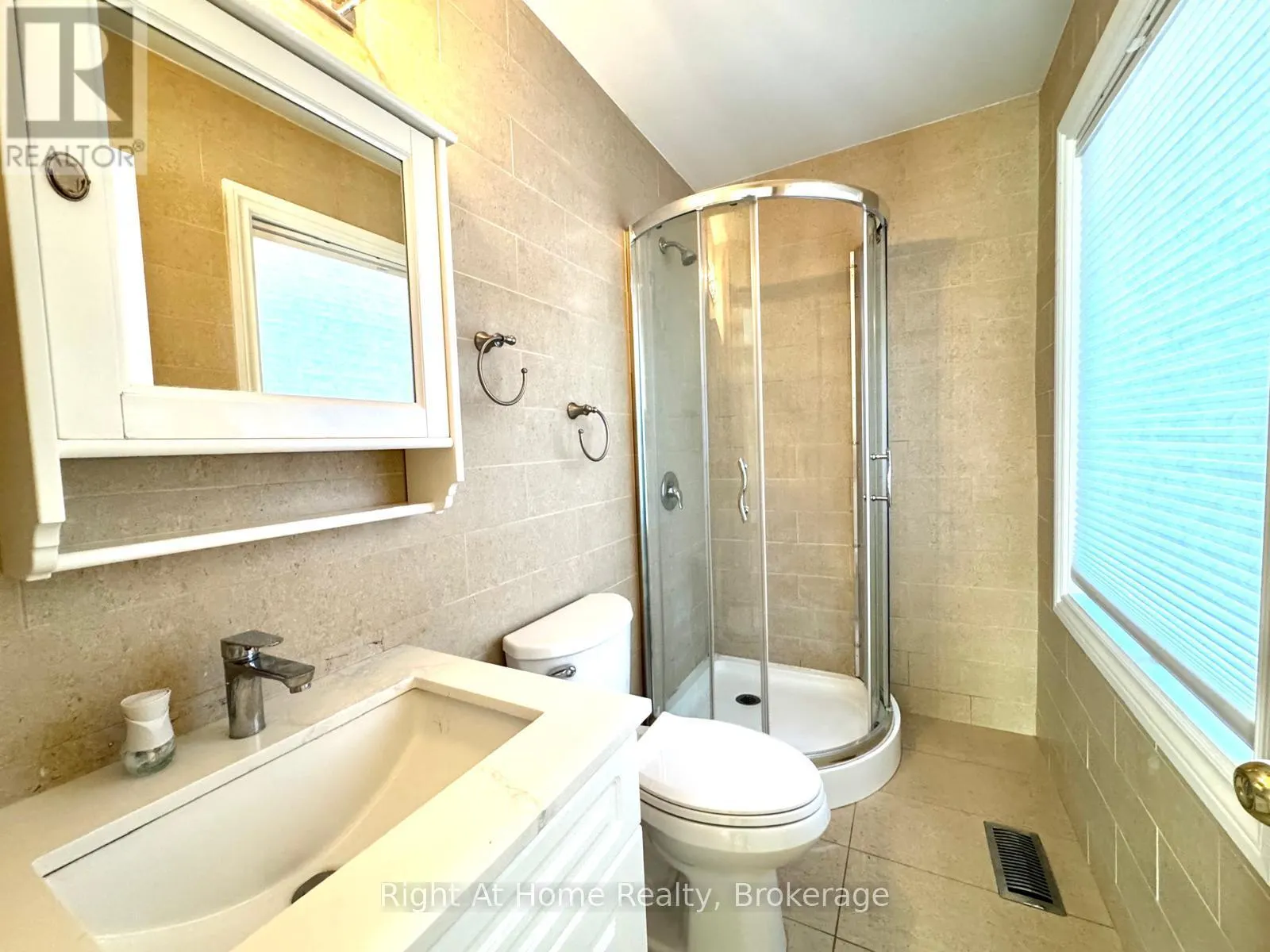 4054 APPLE VALLEY LANE