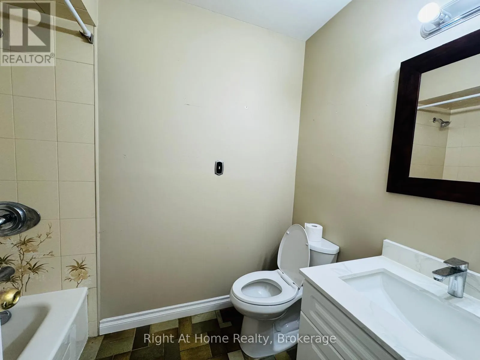 4054 APPLE VALLEY LANE