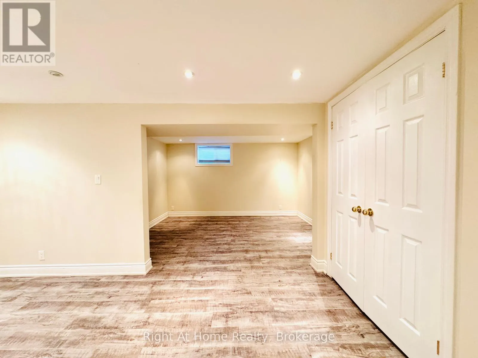 4054 APPLE VALLEY LANE