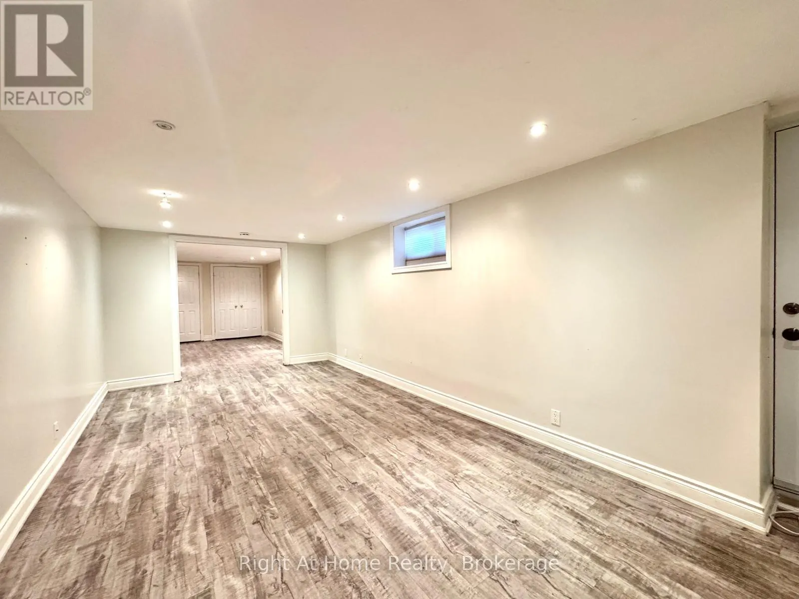 4054 APPLE VALLEY LANE