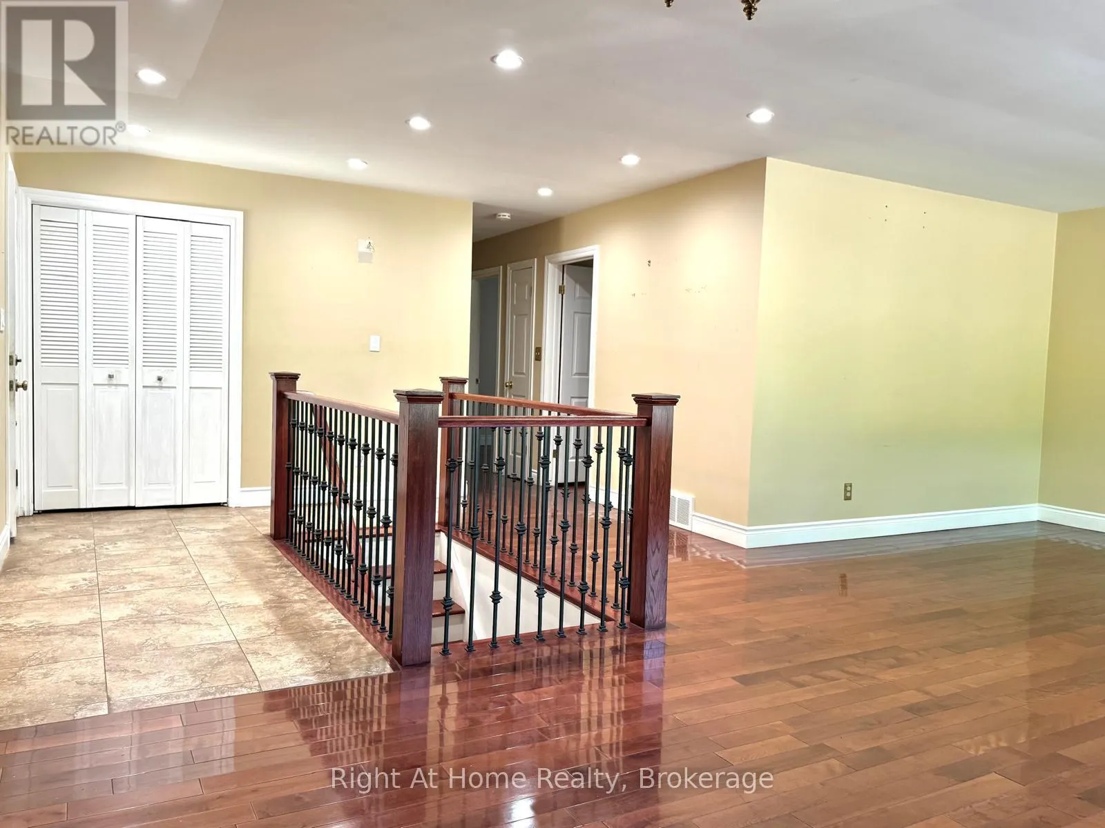 4054 APPLE VALLEY LANE