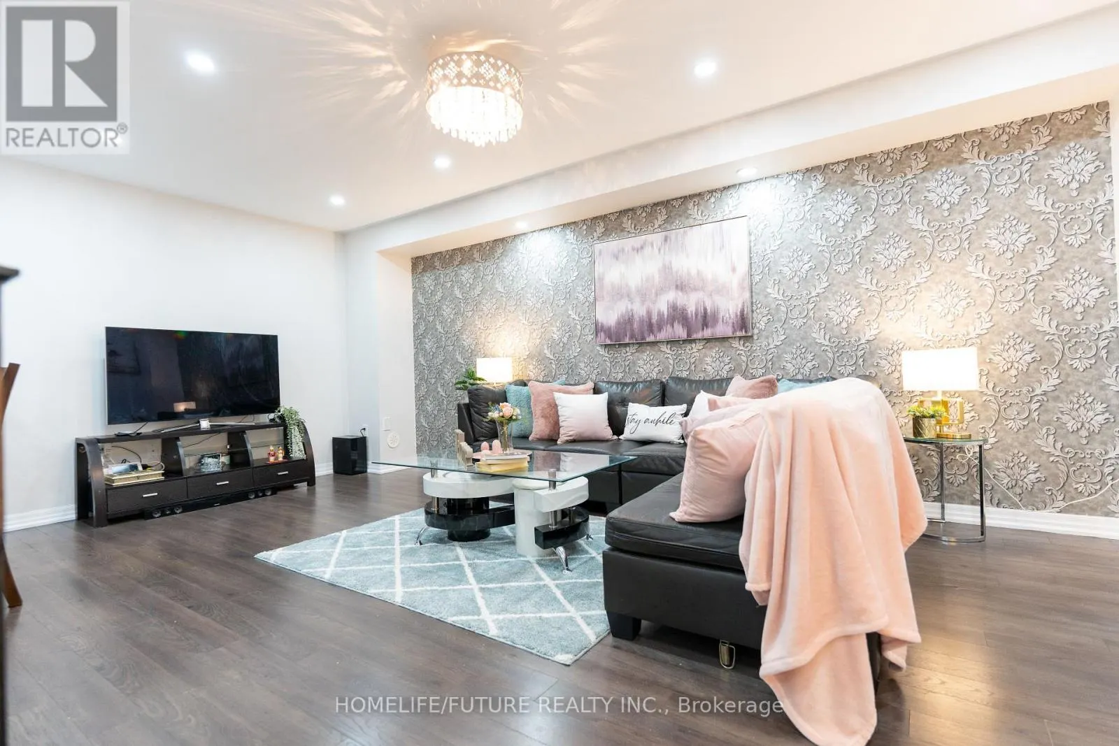275 ELLEN DAVIDSON DRIVE