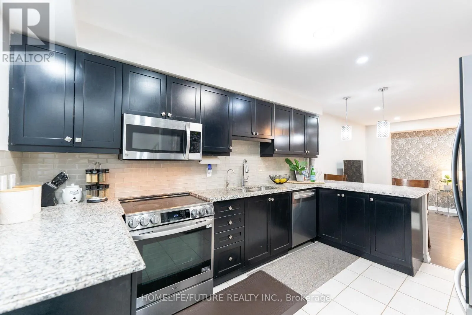275 ELLEN DAVIDSON DRIVE