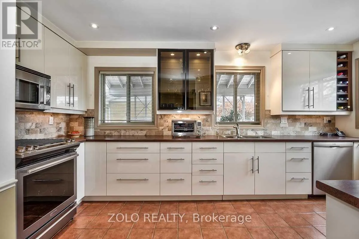 2339 REDFERN ROAD N