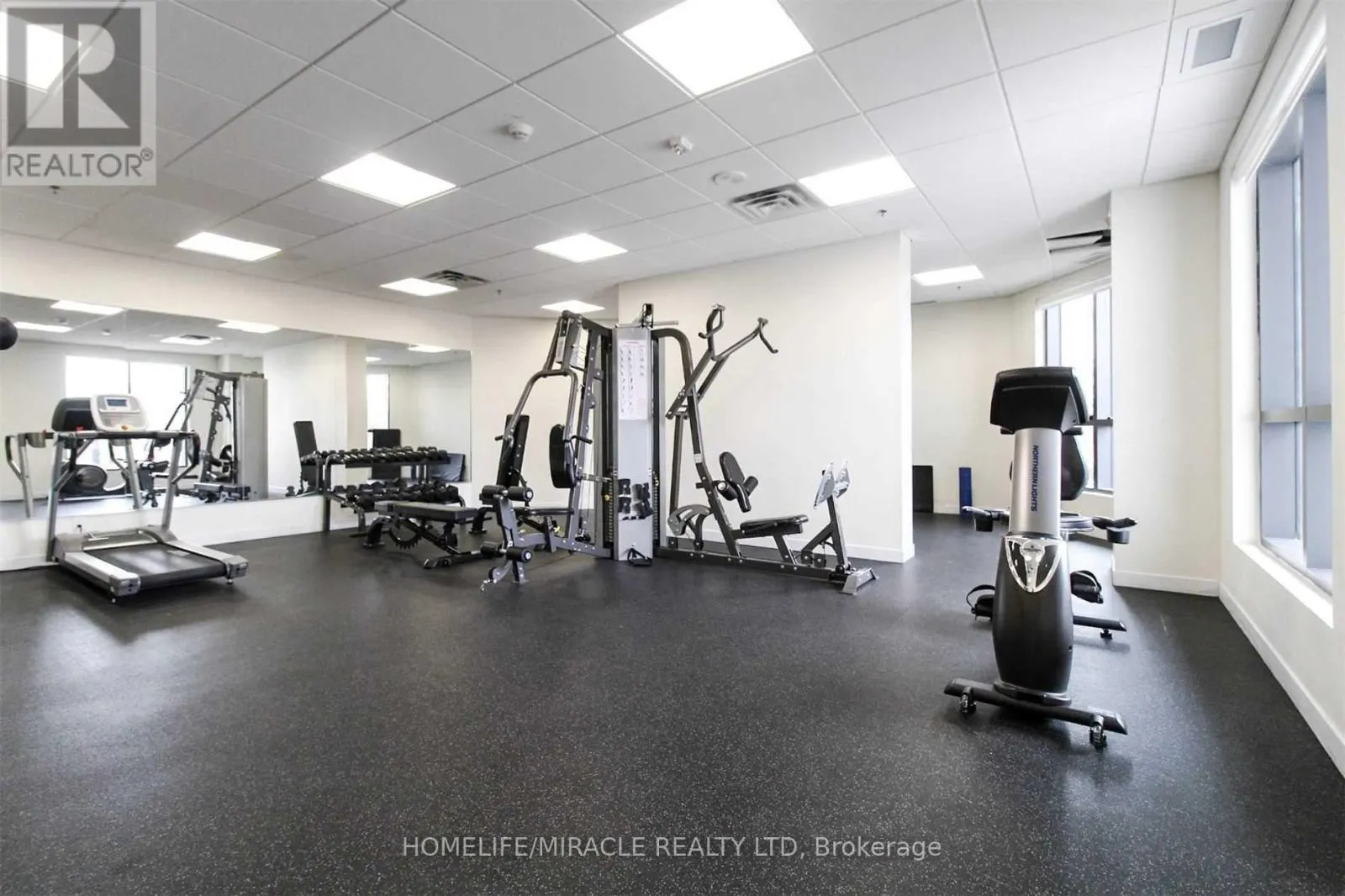 1106 - 840 QUEENS PLATE DRIVE