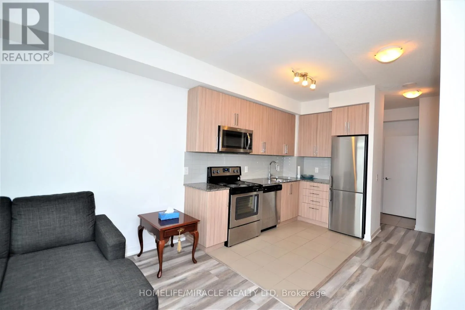 1106 - 840 QUEENS PLATE DRIVE