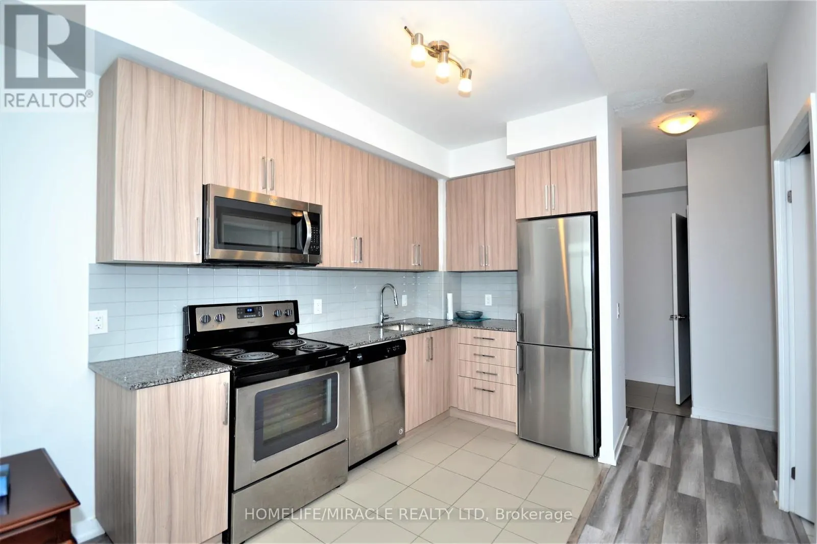 1106 - 840 QUEENS PLATE DRIVE