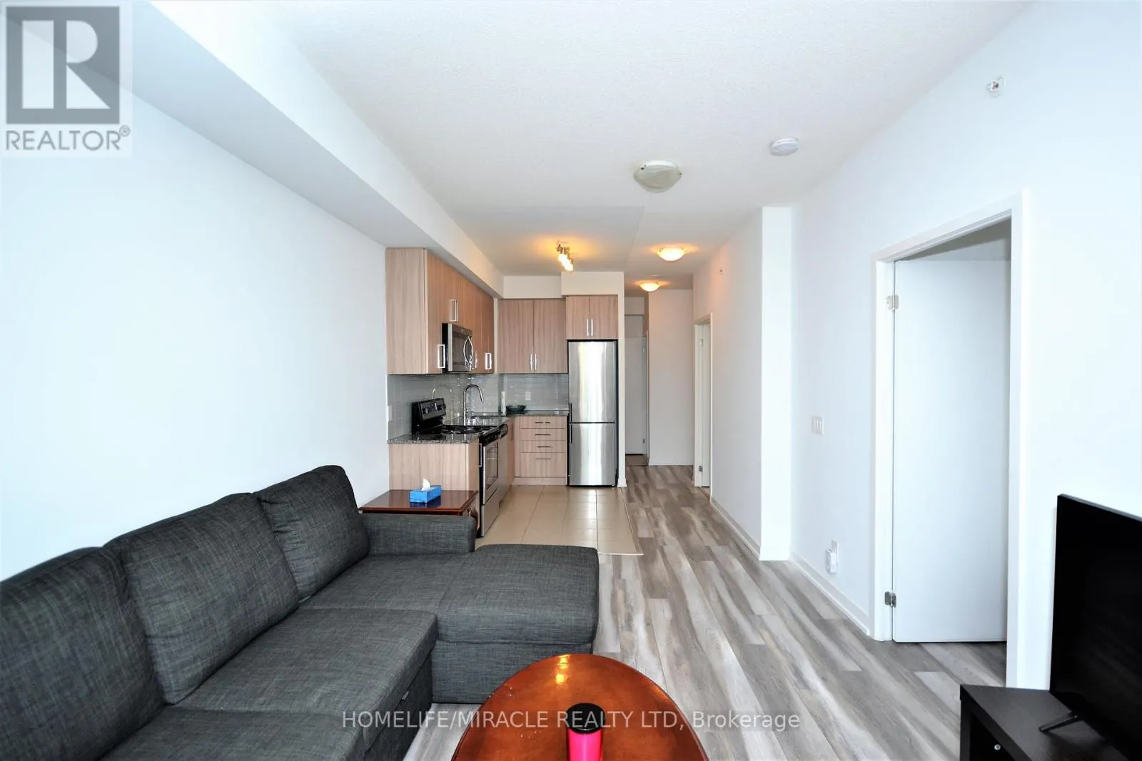 1106 - 840 QUEENS PLATE DRIVE