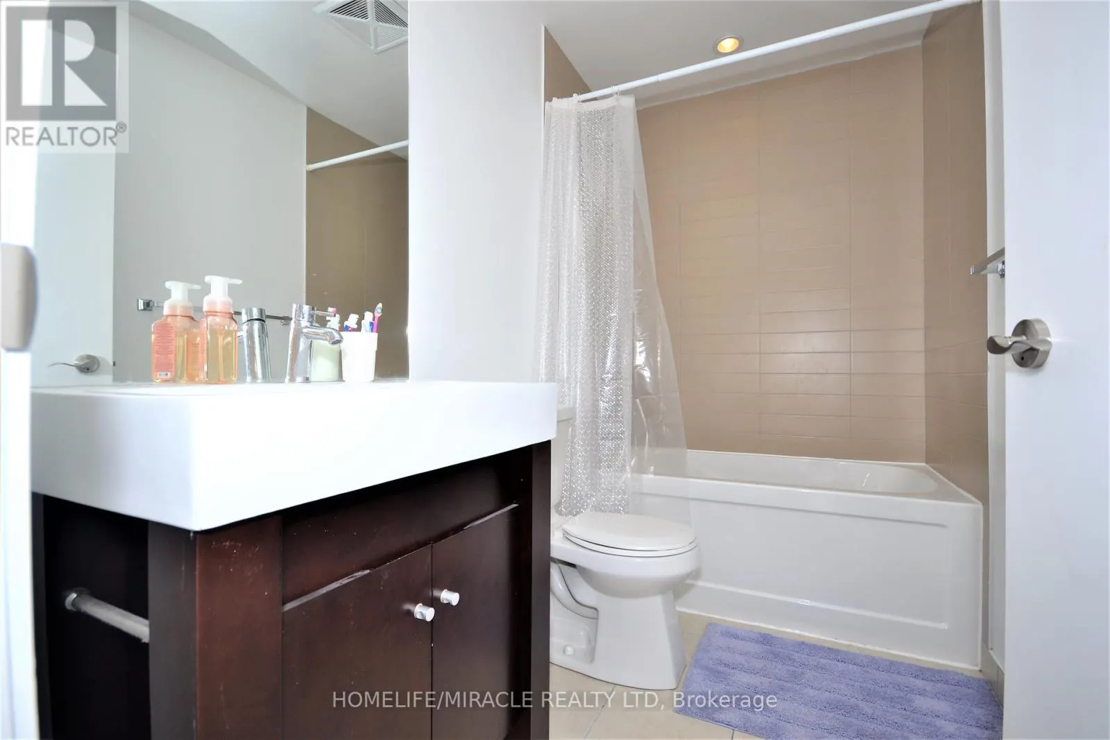 1106 - 840 QUEENS PLATE DRIVE
