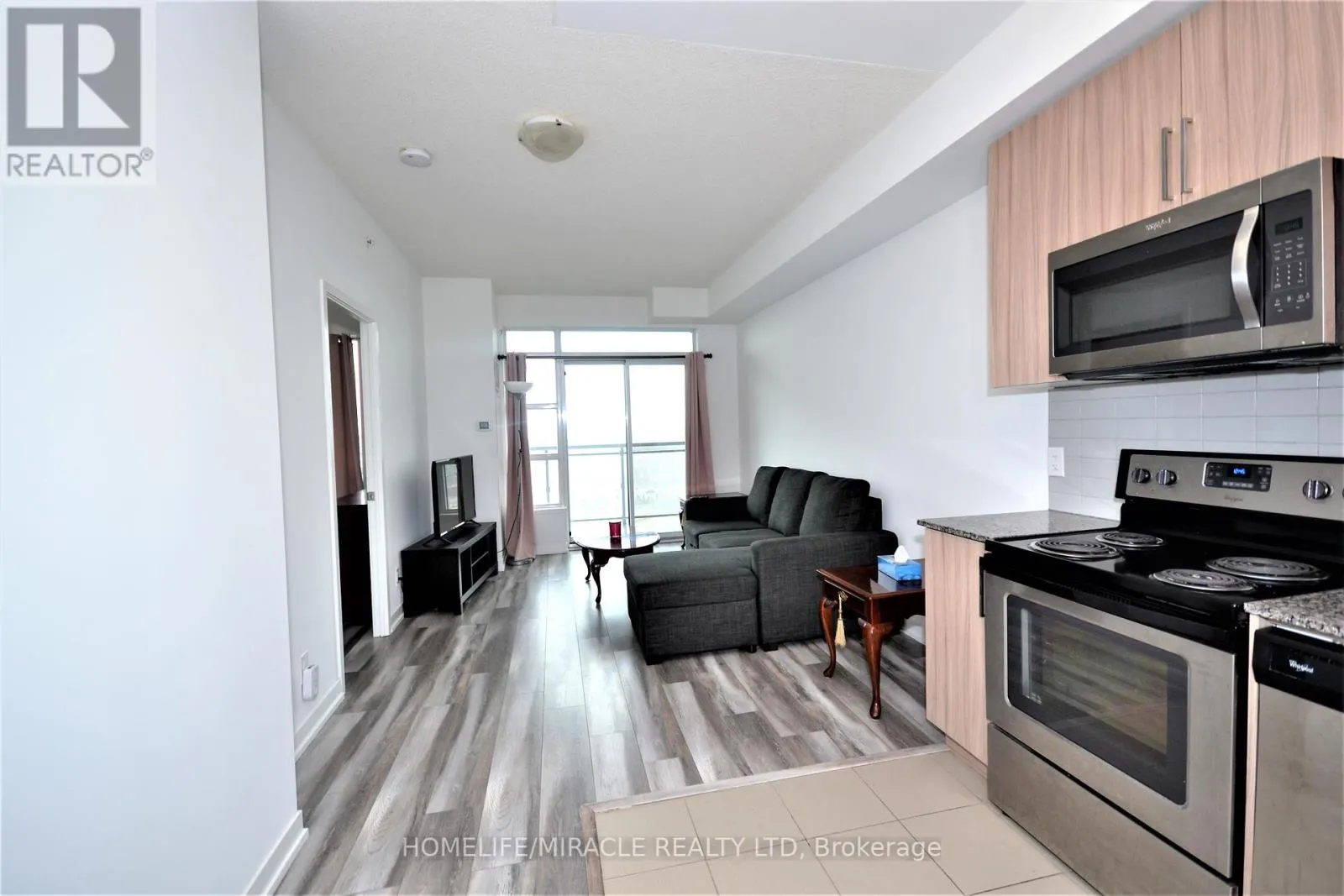 1106 - 840 QUEENS PLATE DRIVE