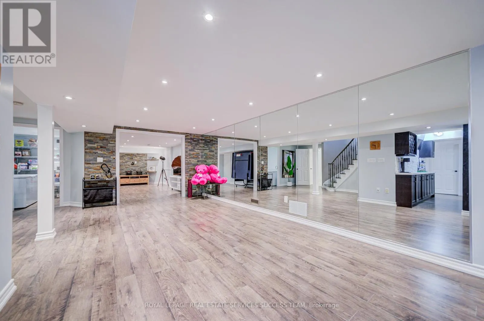 1378 BAYSHIRE DRIVE