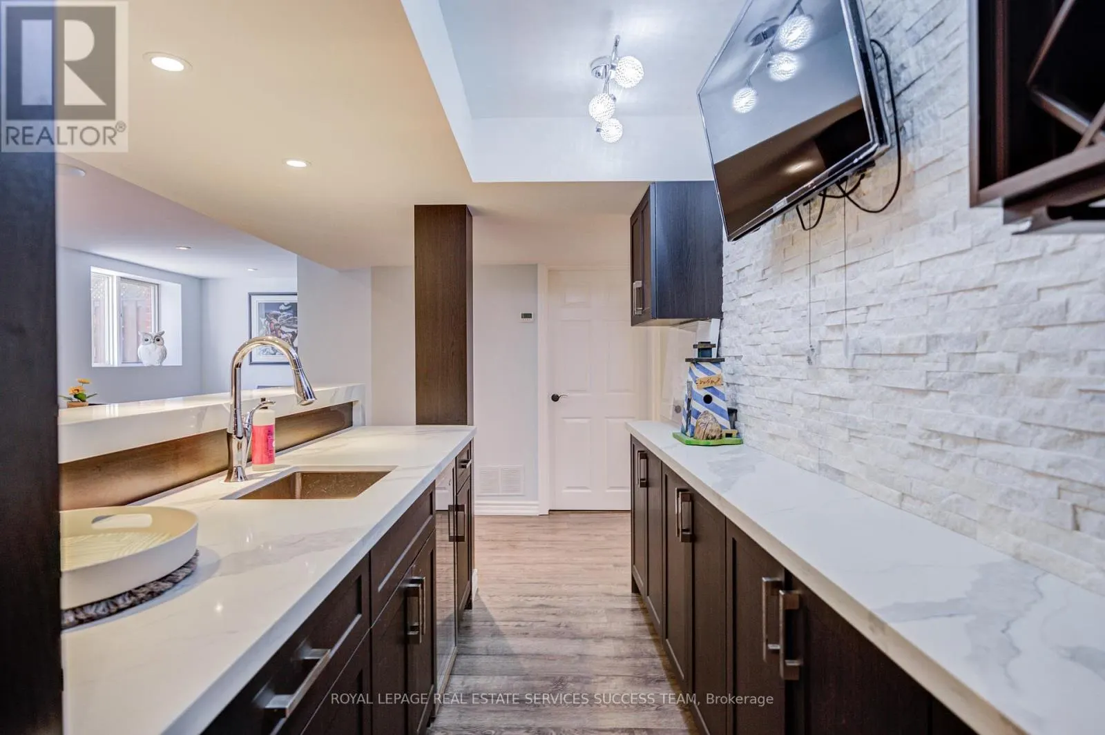 1378 BAYSHIRE DRIVE