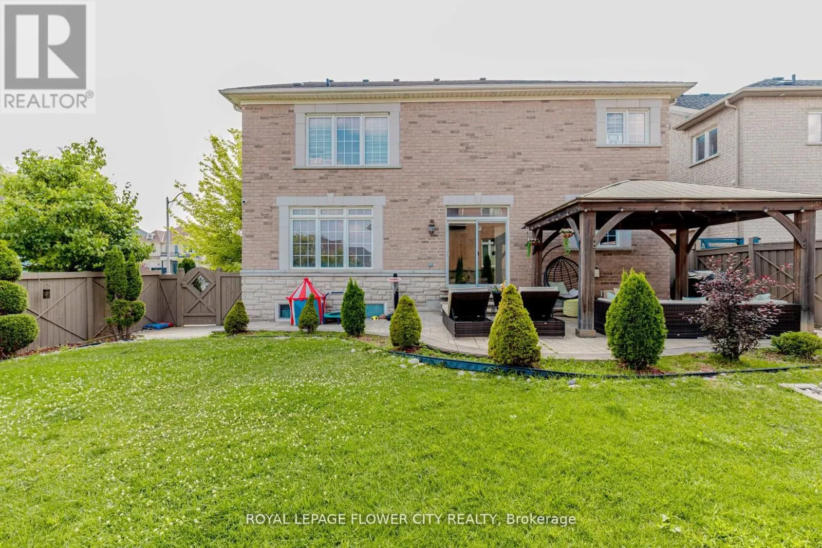 11 VINTONRIDGE DRIVE