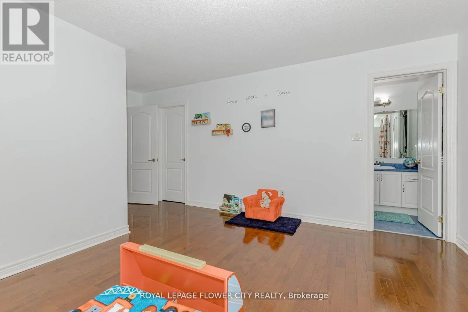 11 VINTONRIDGE DRIVE