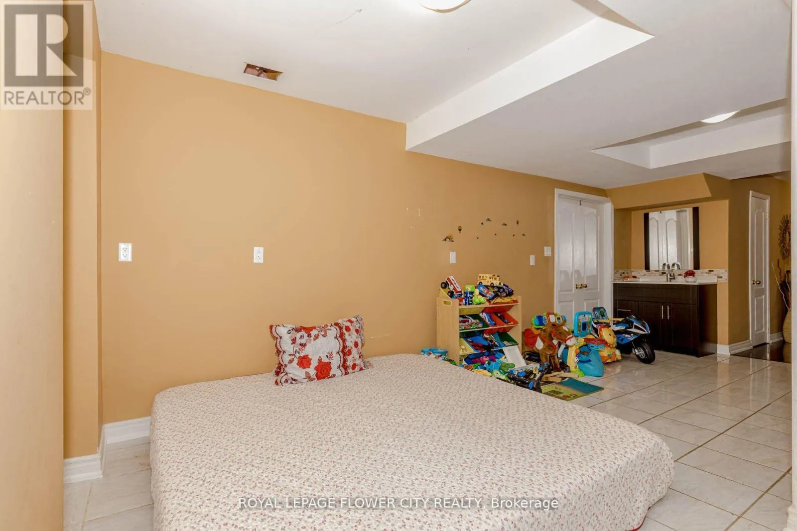 11 VINTONRIDGE DRIVE