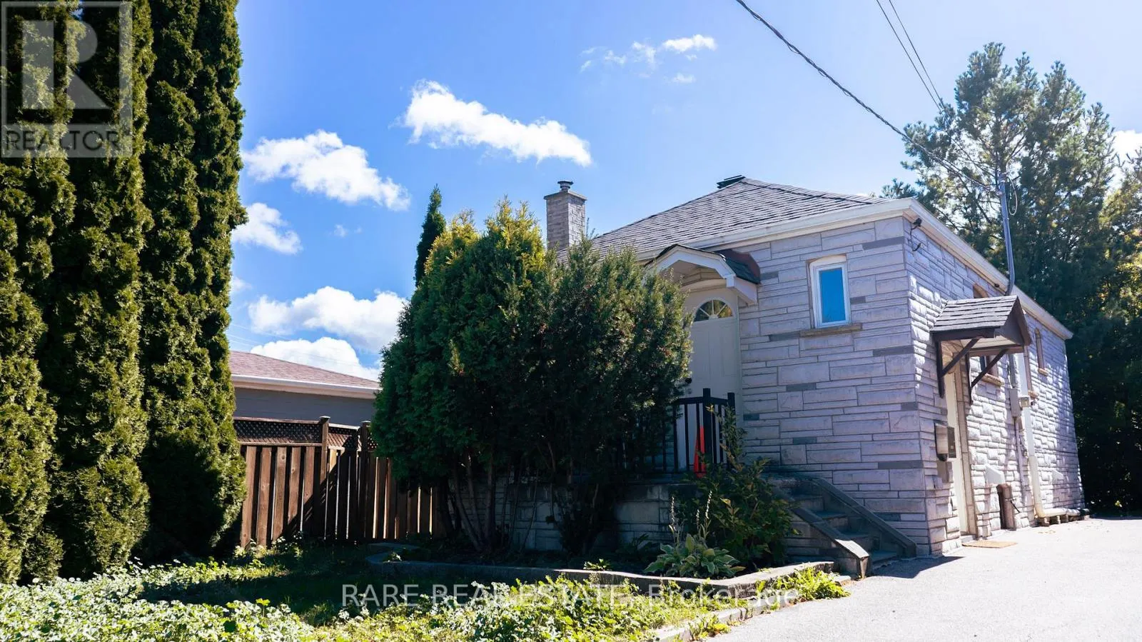 LOWER - 33 JULIET CRESCENT