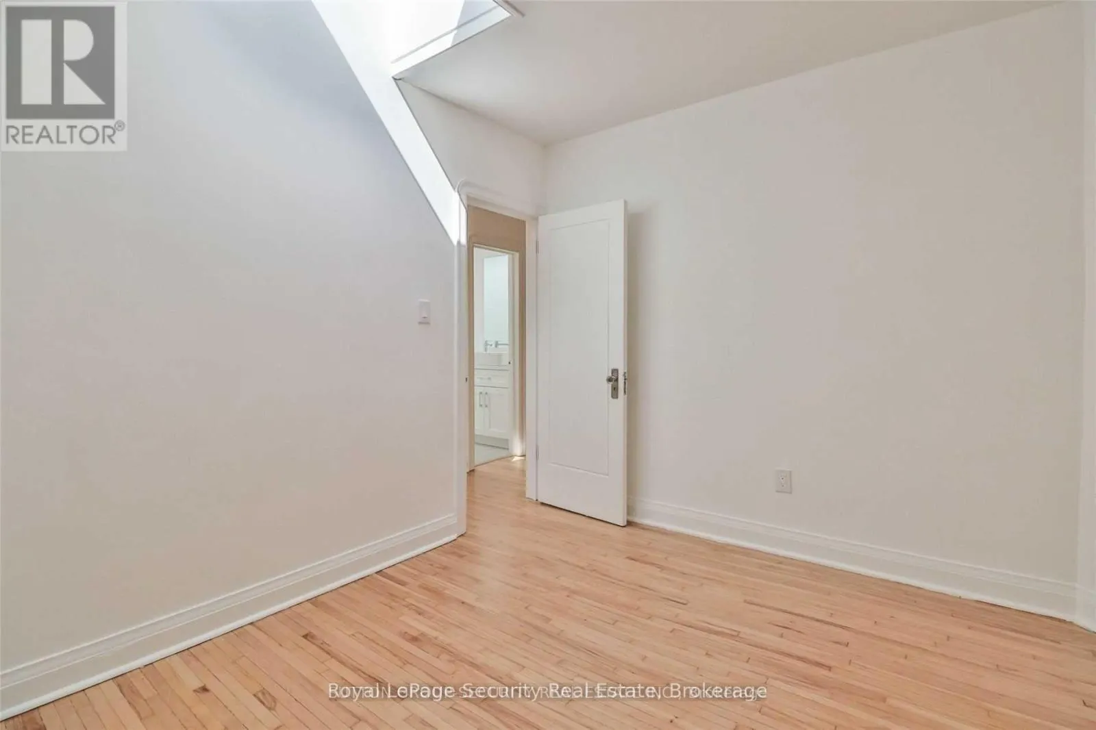 2 - 3317 LAKE SHORE BOULEVARD W